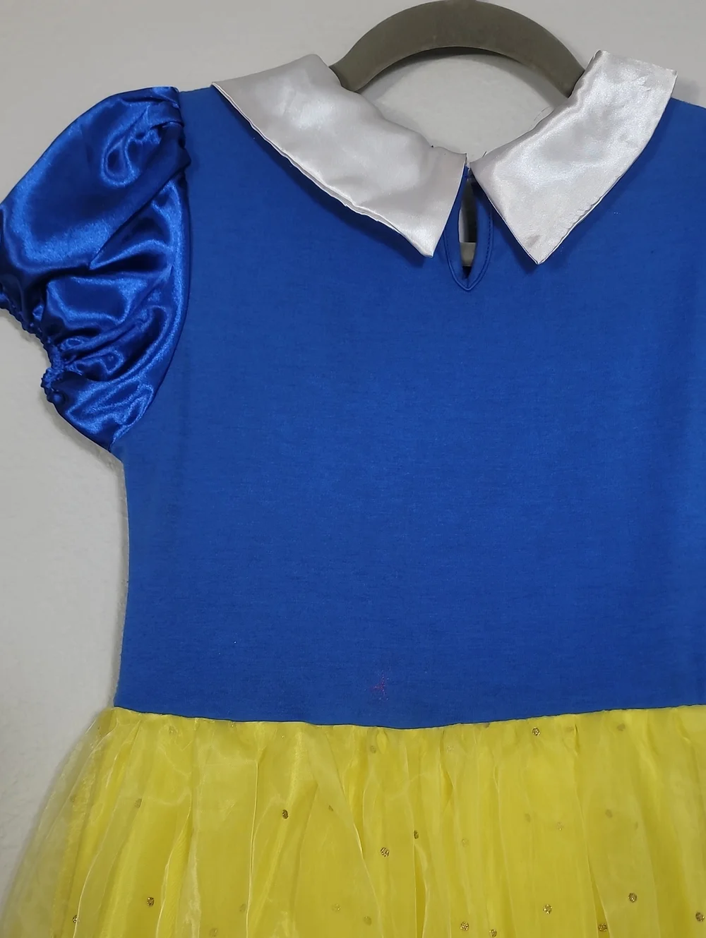 Disney Snow White Costume Dress Girls Size 150 / 10-12 Halloween Dress Up